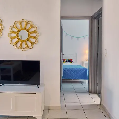 Nefeli Periyali فيلة