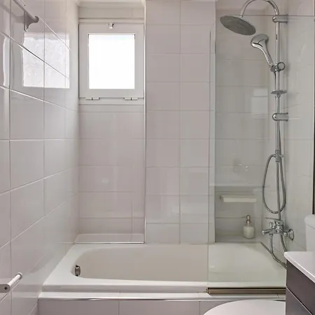 فيلة Nefeli Periyali