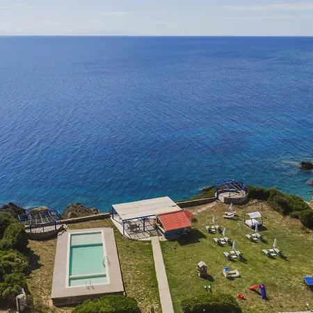 Nefeli Periyali Villa *