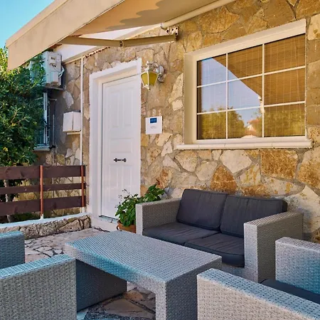 Nefeli Periyali Villa *