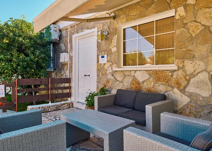 Nefeli Periyali Villa *